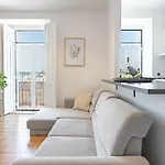 アパート Large Duplex Penthouse 3 Bath 14 Guests リスボン