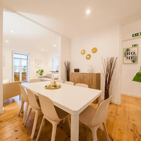 Large Duplex Penthouse 3 Bath 14 Guests Appartement Lissabon