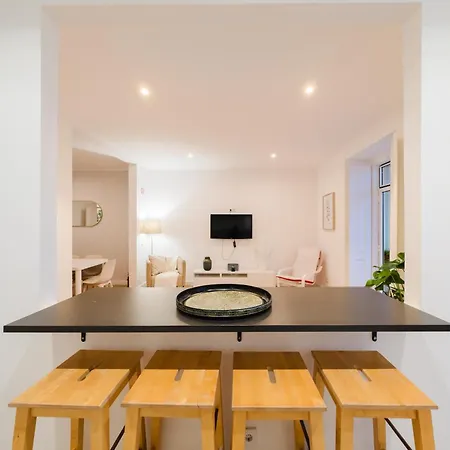 Large Luxury Penthouse 3 Bath 14 Guest Apartment *