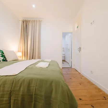 Large Luxury Penthouse 3 Bath 14 Guest Apartment