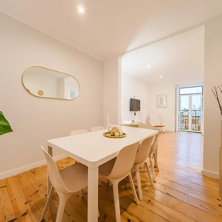 Large Penthouse 3 Bath, Sleeps 14 Wac Lisboa