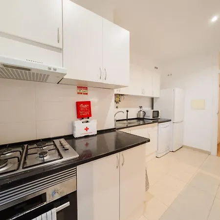 Large Luxury Penthouse 3 Bath 14 Guest Apartment *