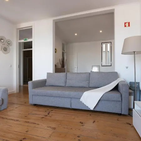 Large Luxury Penthouse 3 Bath 14 Guest Apartment Lisbon
