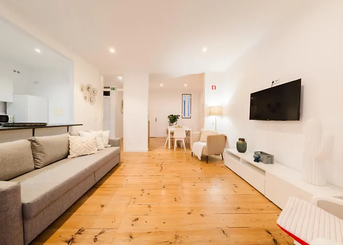 Downtown Penthouse Duplex 3 Bath 14 Guests Лиссабон