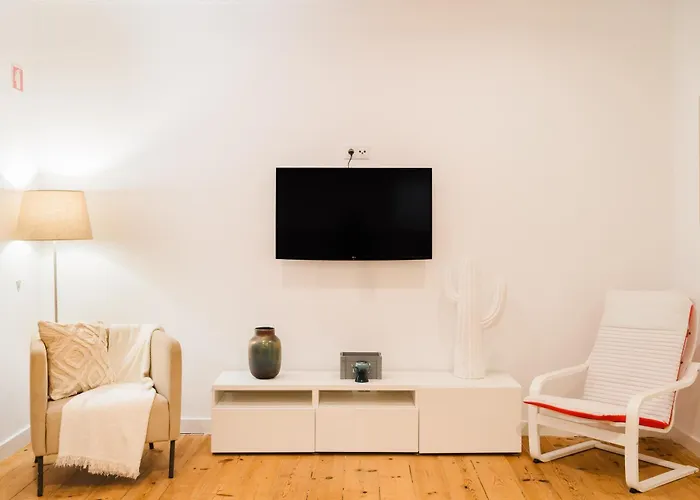 Апартаменты Downtown Penthouse Duplex 3 Bath 14 Guests Лиссабон