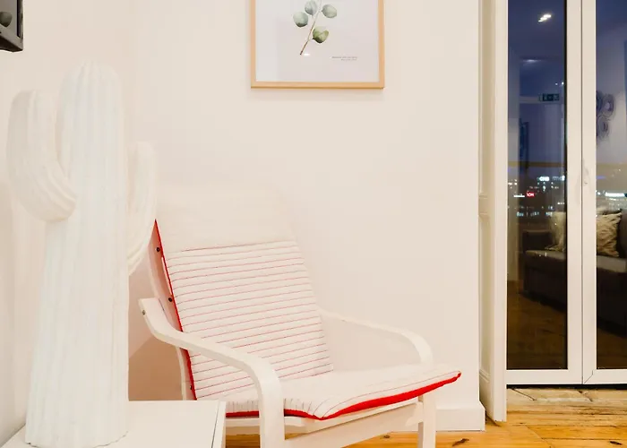 Downtown Penthouse Duplex 3 Bath 14 Guests Апартаменты *