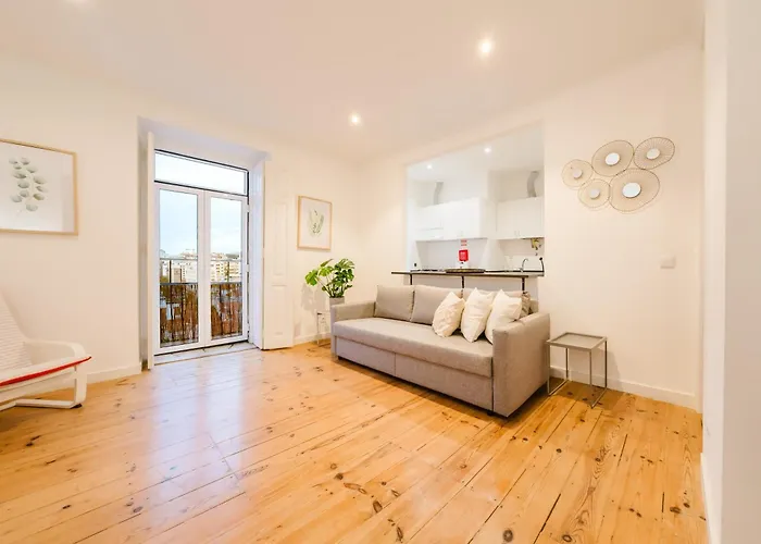 Downtown Penthouse Duplex 3 Bath 14 Guests Лиссабон