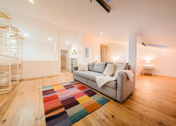 公寓 Downtown Penthouse Duplex 3 Bath 14 Guests Lisboa