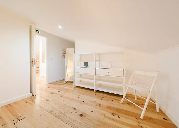 Апартаменты Downtown Penthouse Duplex 3 Bath 14 Guests Лиссабон