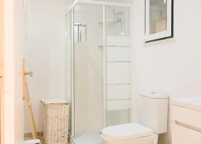 Downtown Penthouse Duplex 3 Bath 14 Guests *