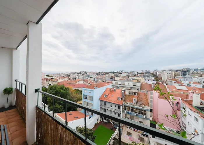 Downtown Penthouse Duplex 3 Bath 14 Guests Лиссабон