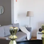 Large Duplex Penthouse 3 Bath 14 Guests Lissabon