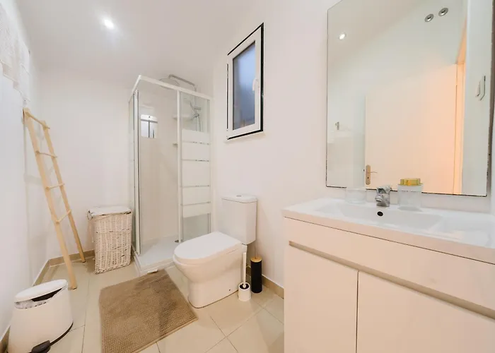 Downtown Penthouse Duplex 3 Bath 14 Guests *